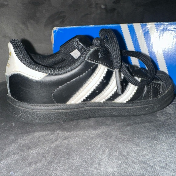 GUC | Toddler shoes size 8 | Adidas - Picture 8 of 12